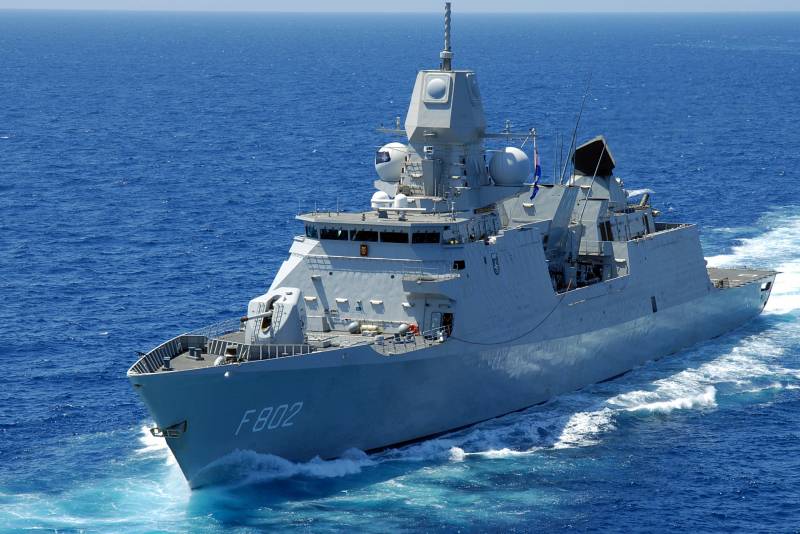 Las fragatas en el sistema de defensa aérea/PRO modernos de la marina de