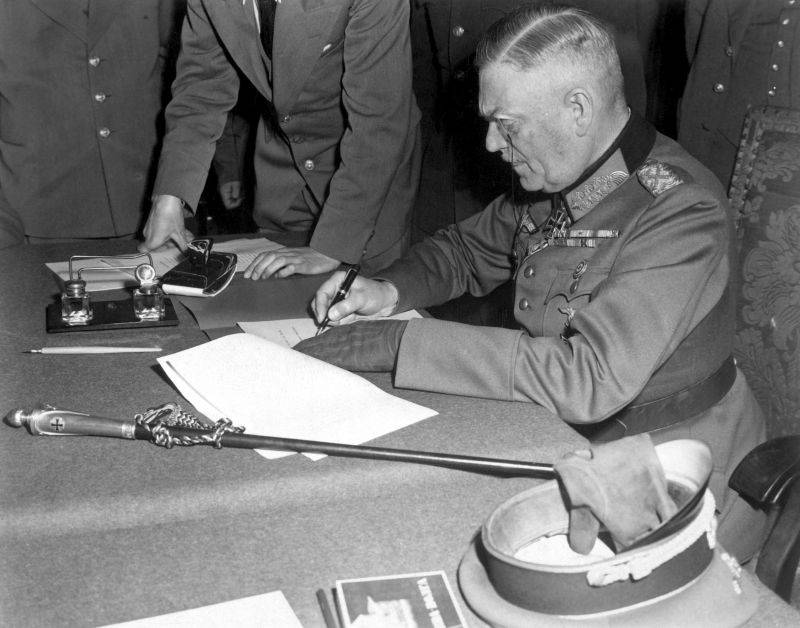 Der Rückgang Der Reichsregierung. Als Deutschland kapitulierte der roten Armee