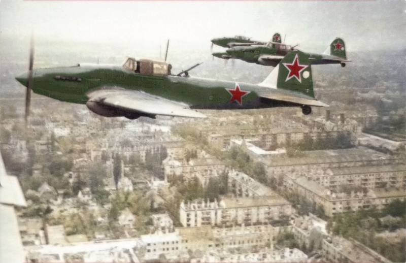 Dans un réseau de traite de l'affiche chinoise Huawei, сравнившей avec soviétique de l'il-2