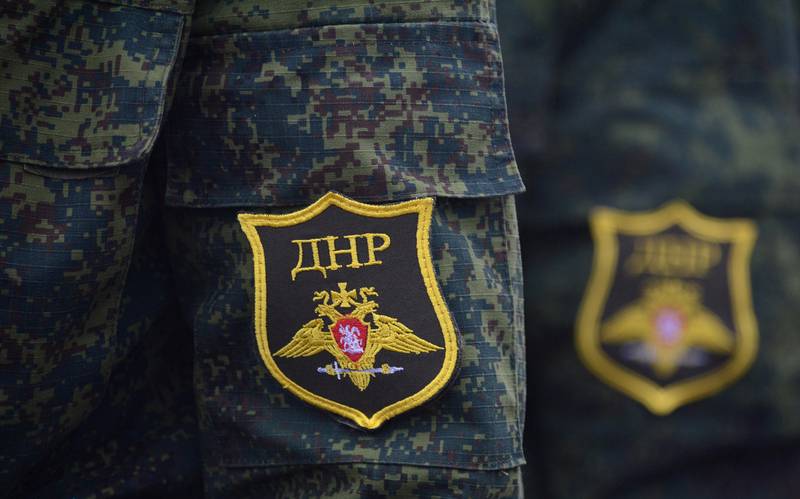 Донецк артынан Луганском келтірді әскерге-күйі мен жауынгерлік әзірлігін
