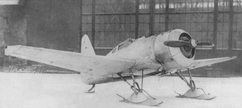 Kampffligeren. D ' Ant-31: Dreschen, Gréisst Поликарпову