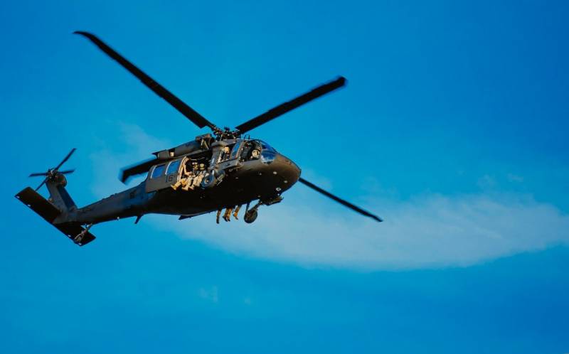 Kampfhubschrauber über Washington in die Stadt eingeführt Fallschirmjäger und 1. Infanterie-Division