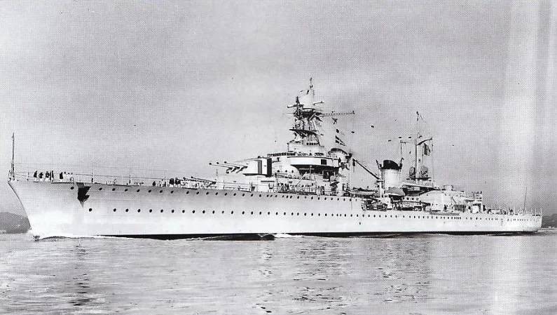 Kriegsschiffe. Kreuzers. Fast makellose Chevalier