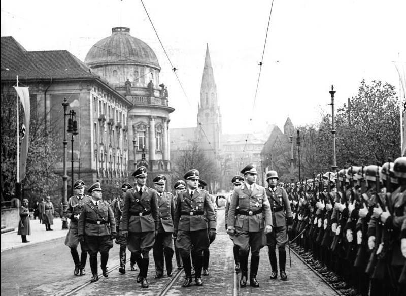 Jak być nazistowskim generałem i dożyć do 1980: z biografii dowodzenia Iii rzeszy