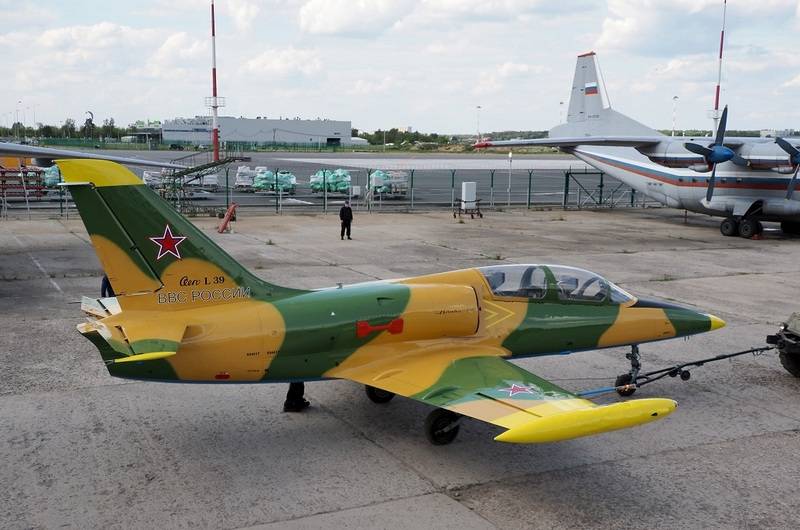 WAK pokazała zmodernizowany TCB L-39 