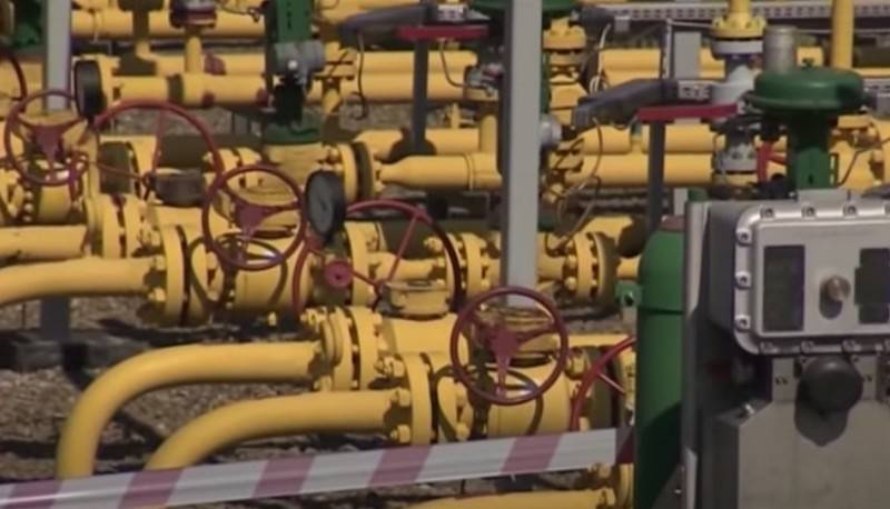 Warschau ass d 'Tarife fir d' Superlumineszenz: d ' ureegung vum Gas op der Gasleitung 