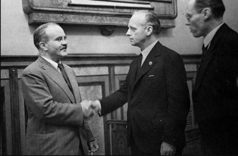 Molotow – Ribbentrop-Pakt: eine Gelegenheit, die Welt zu verändern