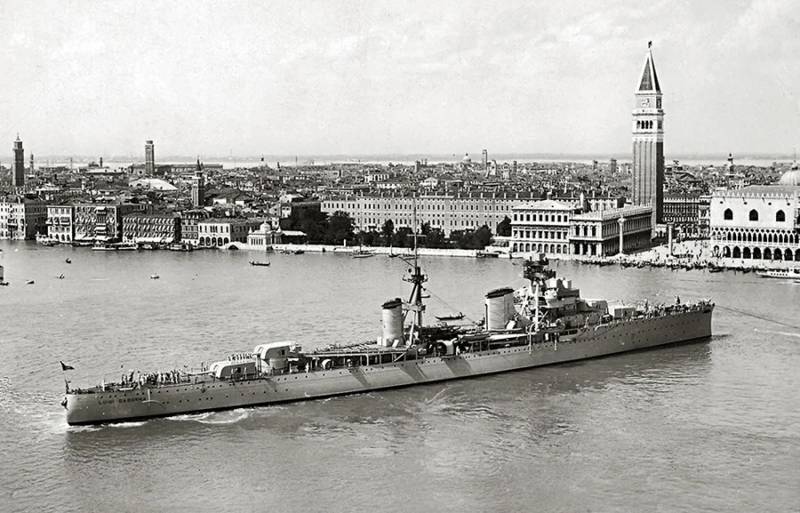 Kriegsschiffe. Kreuzers. Gebaut würde ein Frachtschiff...