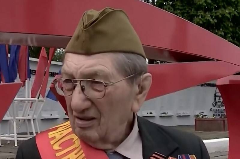 Deltager i den første Sejr parade af 1945 fra DNR mødtes med Ruslands Præsident
