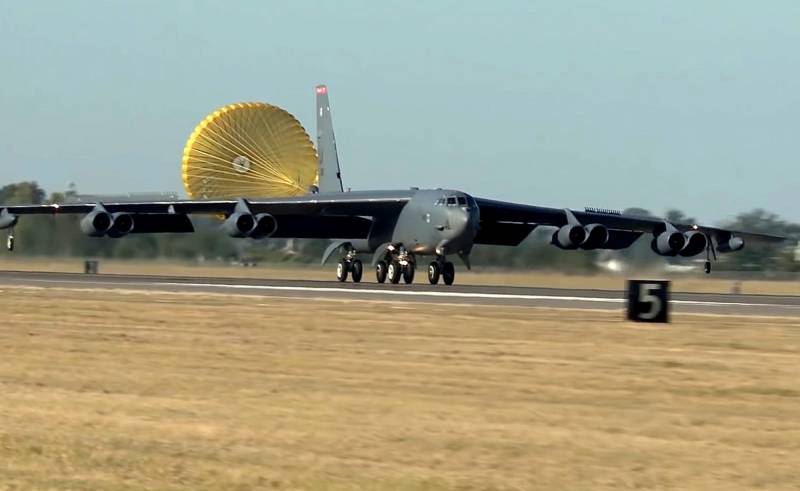 Les états-UNIS ont lancé à Guam bombardier stratégique À-52H