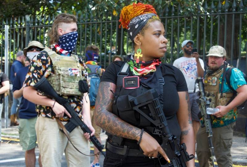 Wie Amerika zusammenbrechen: über die Wahrscheinlichkeit der Szenarien des Zusammenbruchs der USA
