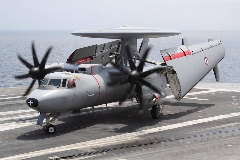 E-2D Advanced Hawkey au lieu de l'E-2C Hawkeye: les français changent avions ДРЛОиУ