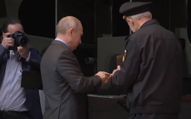 Путин ота жасатқан сапарын Қырым отырғызу үшін жаңа ӘОК 20 шілде