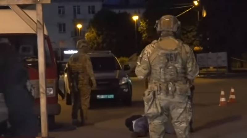 Оғаш лаңкестік. Зеленский айтты ықпал етті кепілге алынған адамдарды босату в Луцке