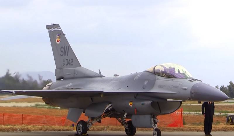 The USAF ordered the development of mini-missiles for self-defense fighters