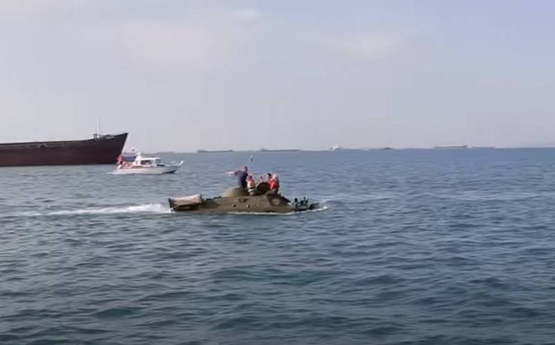 Przy форсировании cieśniny kerczeńskiej zatonął BRDM-2